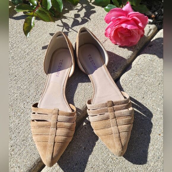 Tesori Tan Suede Leather Pointy Toe Cut Out Comfort Flats Narrow Size 6M - Picture 1 of 9